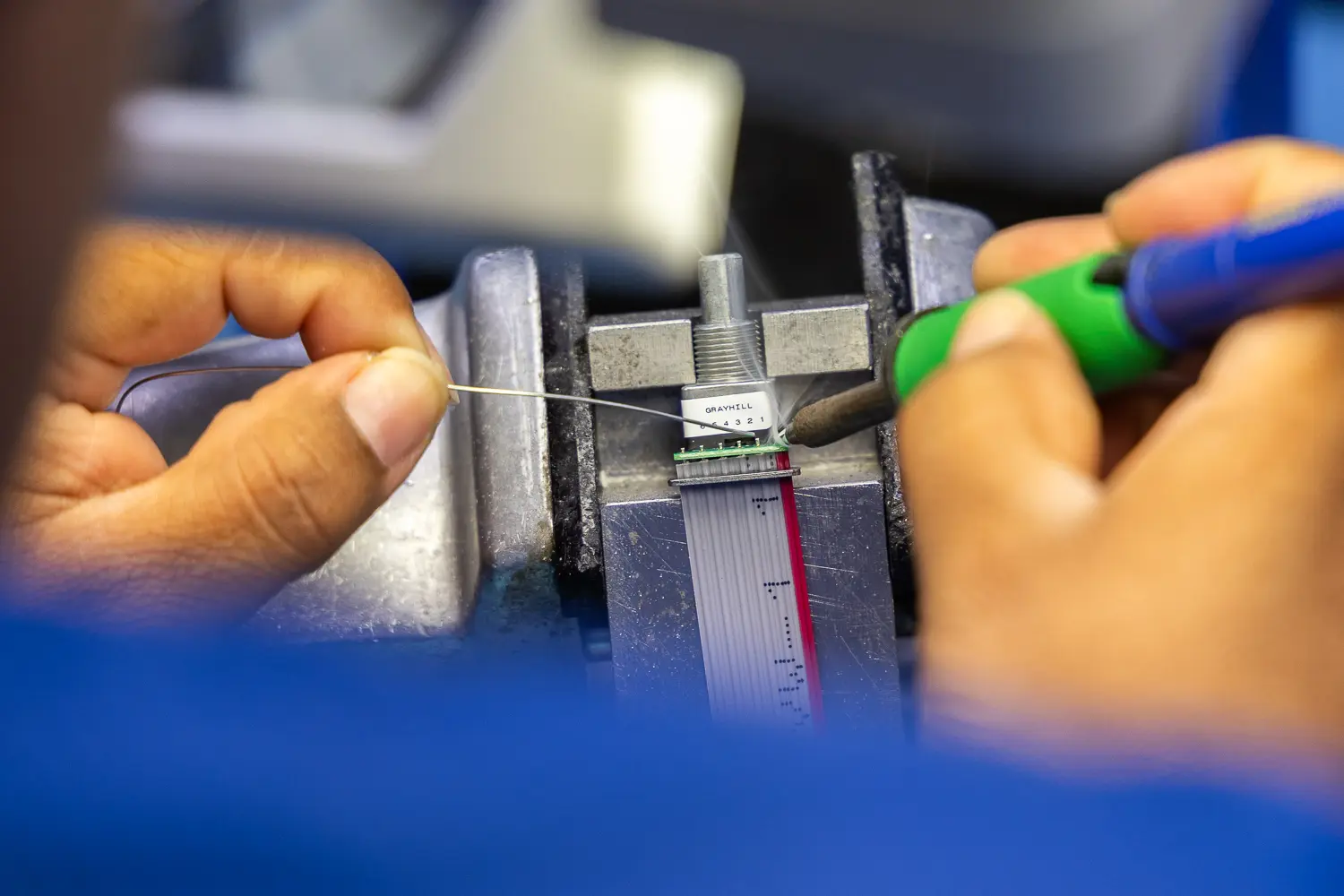 【Grayhill(グレイヒル)社#14 / 採用事例】建設機械・特殊車両へカスタムキーパッドのご提案